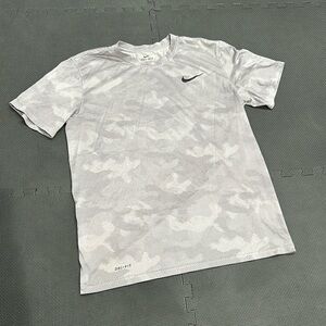 NIKE size large gray/black dri-fit tee